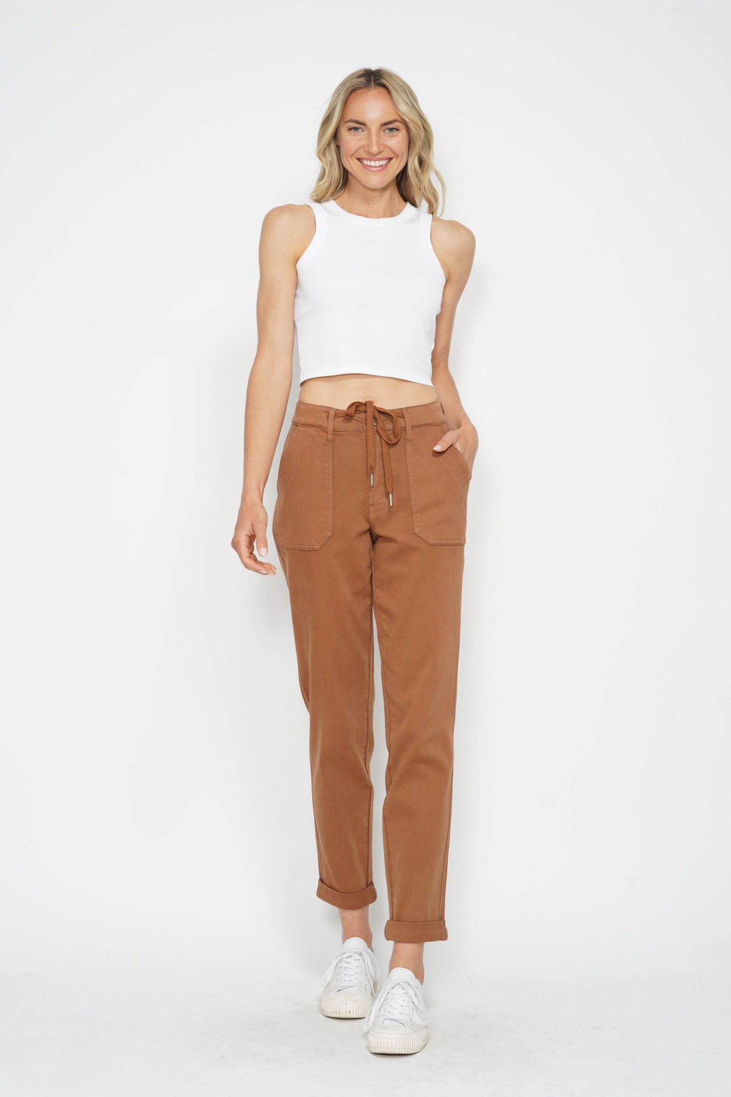 Judy Blue The Harper Relaxed Fit High Waist Cuffed Jogger in Camel