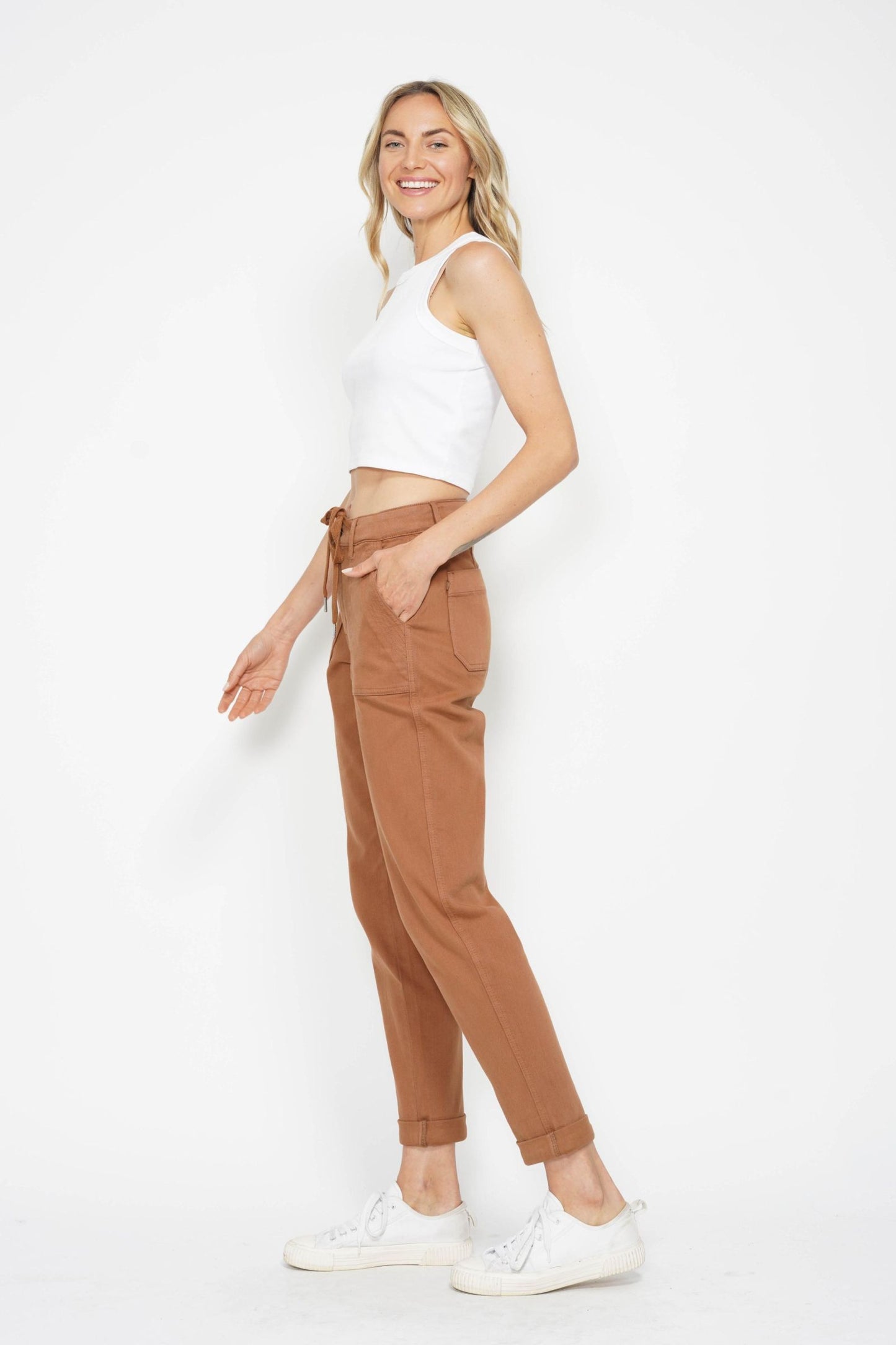 Judy Blue The Harper Relaxed Fit High Waist Cuffed Jogger in Camel